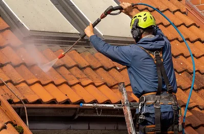 Démoussage et hydrofuge de toiture à Courtenay